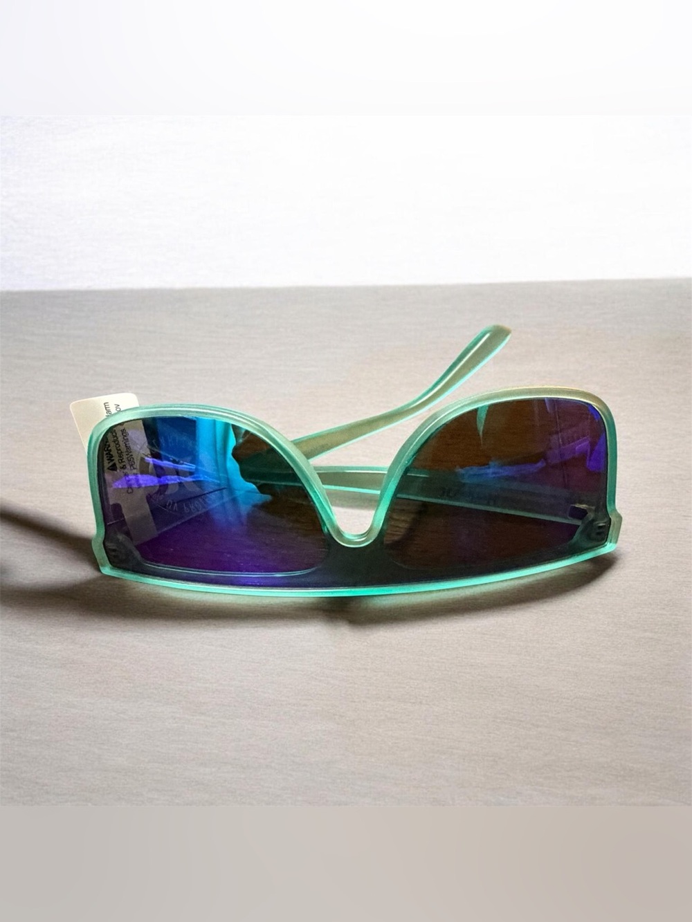 NWT-Women's Mint Green Mirrored Lens Sunglasses 100% Ultra Protection Polarized